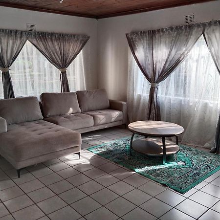نيوكاسل Oak Gardens Bed And Breakfast المظهر الخارجي الصورة