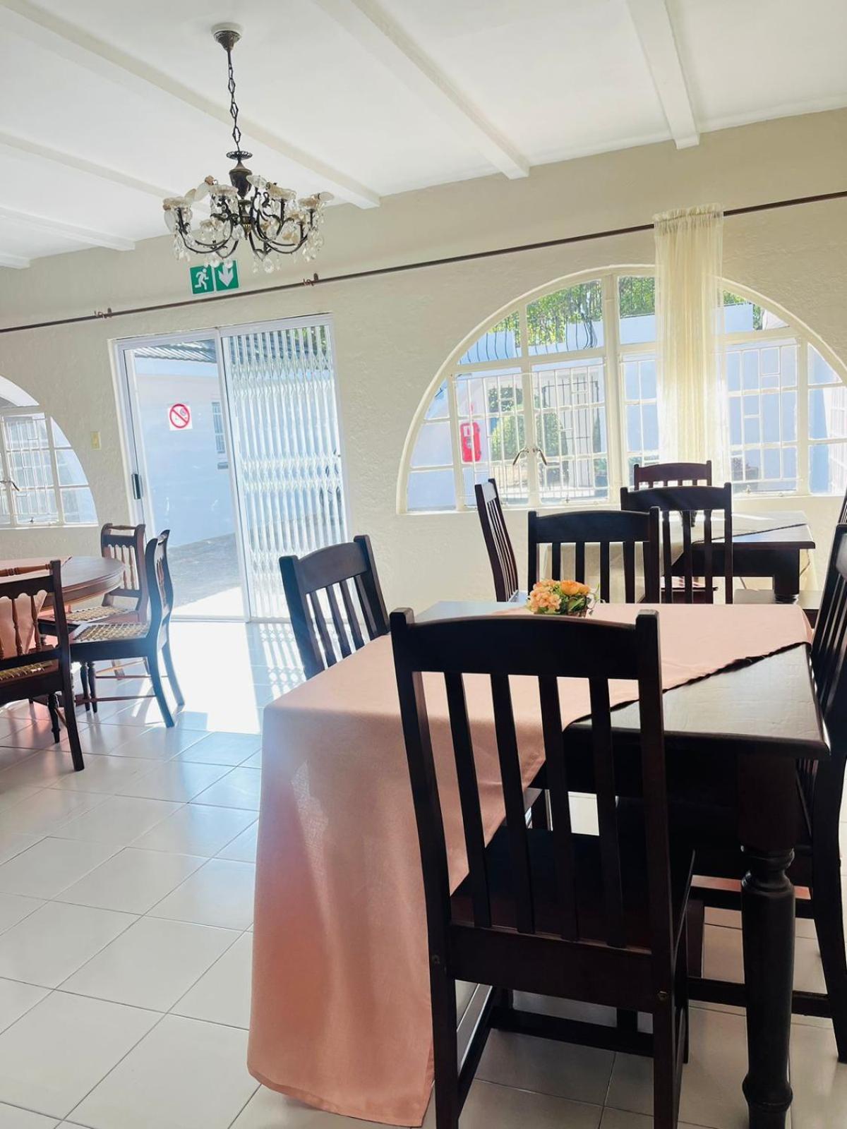 نيوكاسل Oak Gardens Bed And Breakfast المظهر الخارجي الصورة