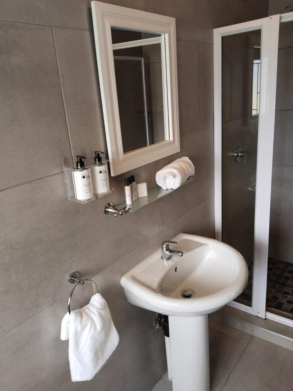 نيوكاسل Oak Gardens Bed And Breakfast المظهر الخارجي الصورة