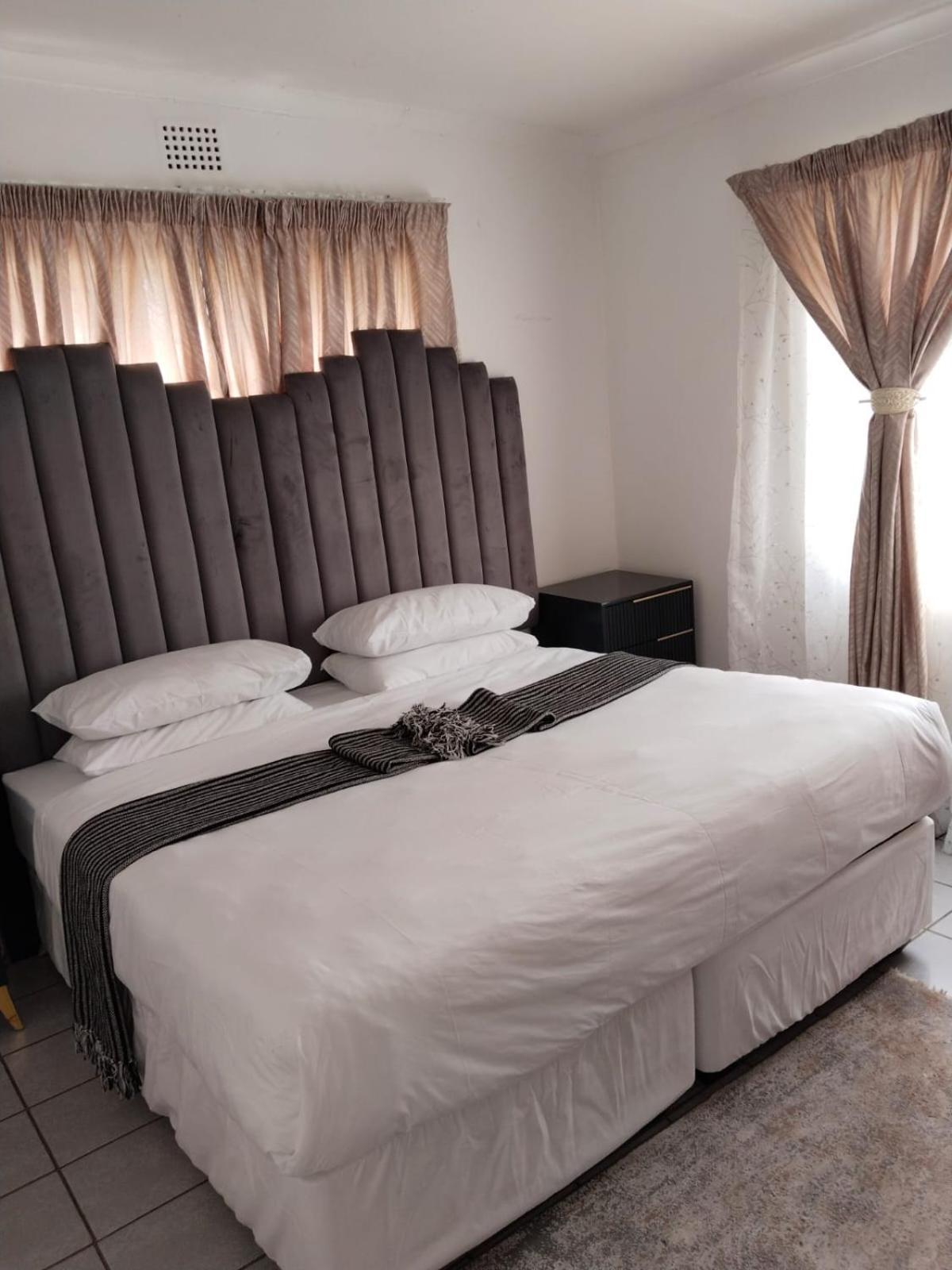 نيوكاسل Oak Gardens Bed And Breakfast المظهر الخارجي الصورة