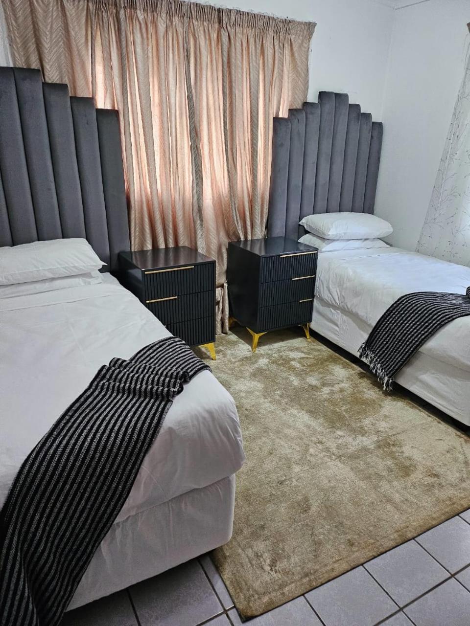 نيوكاسل Oak Gardens Bed And Breakfast المظهر الخارجي الصورة